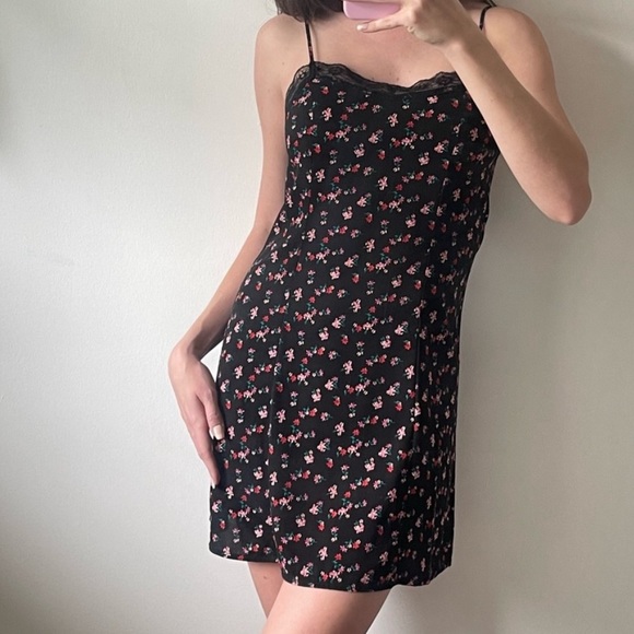 H&M slip dress - Picture 3 of 9